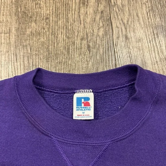 Vintage 80s Russell Athletic Sun Faded Purple Crewneck Sweatshirt USA - Picture 4 of 6